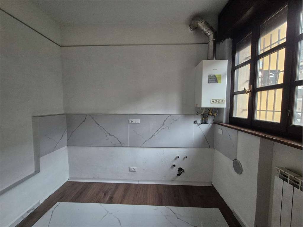 Appartamento a Tradate in Via Melzi - Foto 5