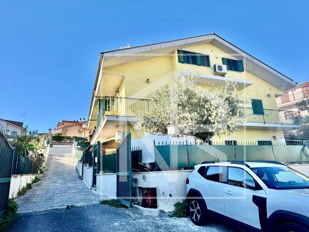 Villa a Guidonia montecelio in Via Germania, 10 - Foto 2