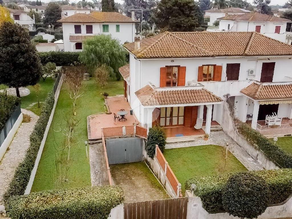 Villa a Sabaudia in Via Rovaio, 18 - Foto 2