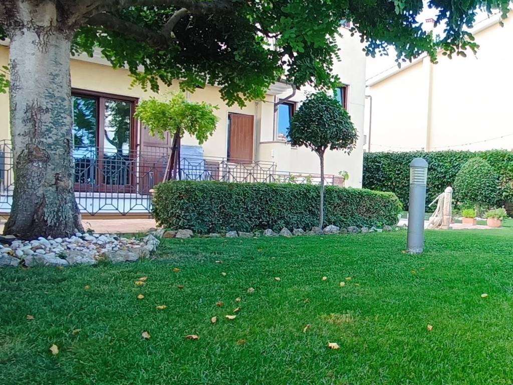 Villetta a schiera a Eboli in Viale del Pino - Foto 3