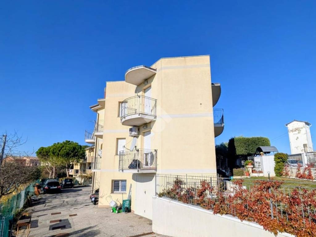 Appartamento a Coriano in Via Bastioni - Foto 2