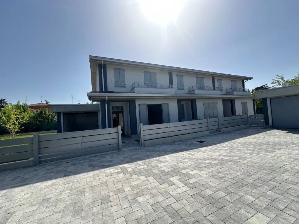 Villetta a schiera a Reggio emilia in Via Fratelli Carlo e Nello Rosselli - Foto 3