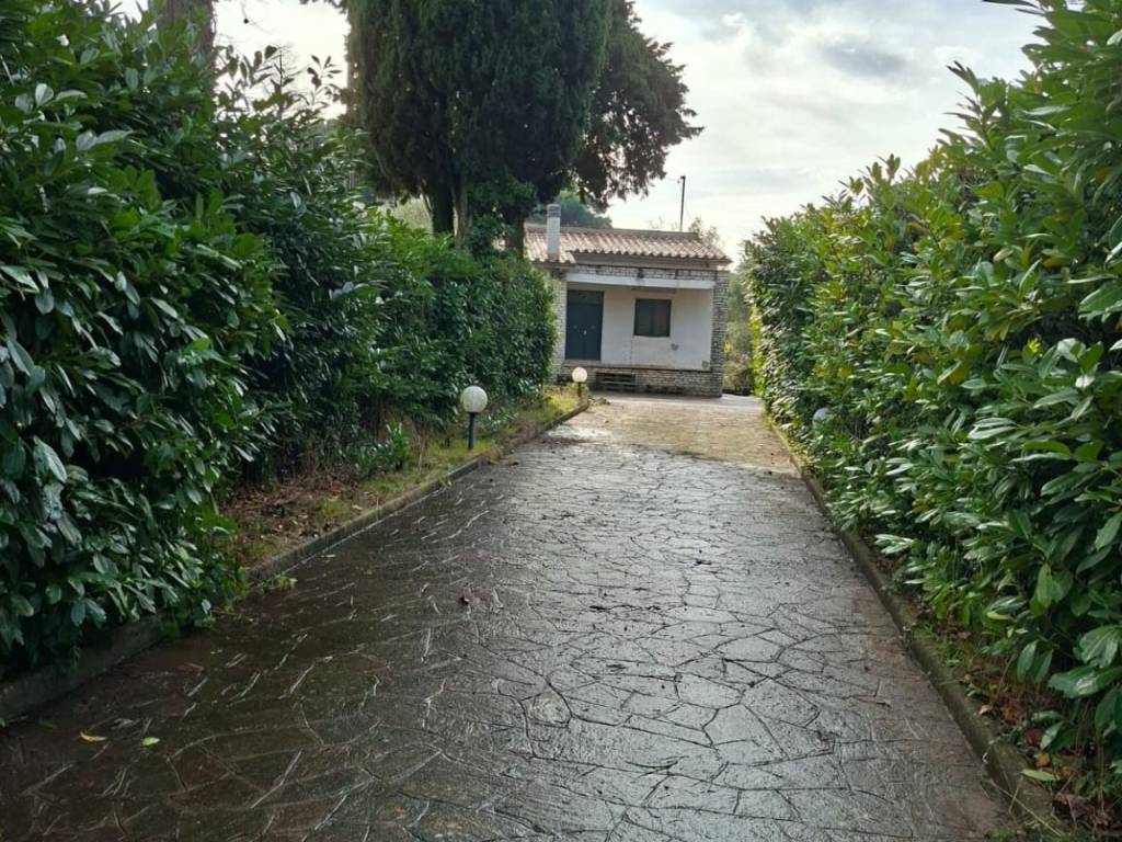 Villa a Genzano di roma in Via Appia - Foto 2