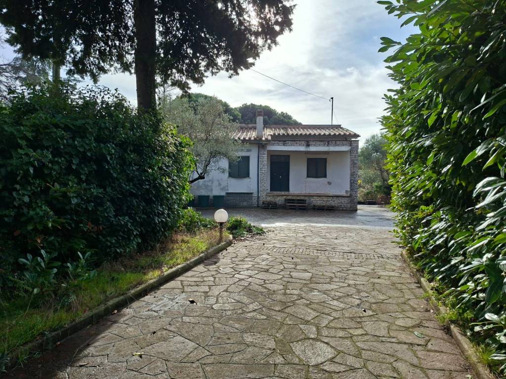 Villa a Genzano di roma in Via Appia - Foto 3
