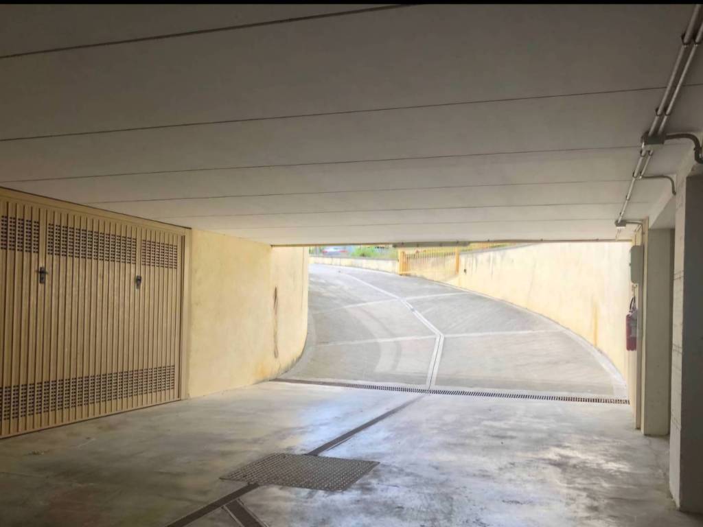 Box / garage a Loano in Via Aurelia - Foto 2