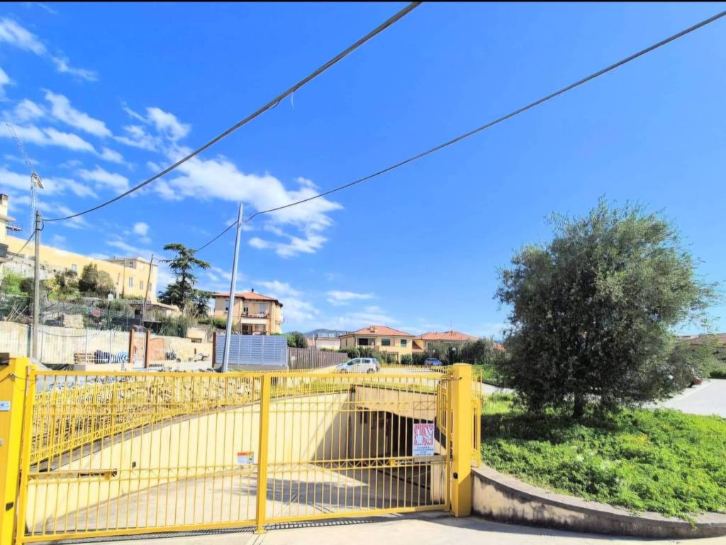 Box / garage a Loano in Via Aurelia - Foto 3