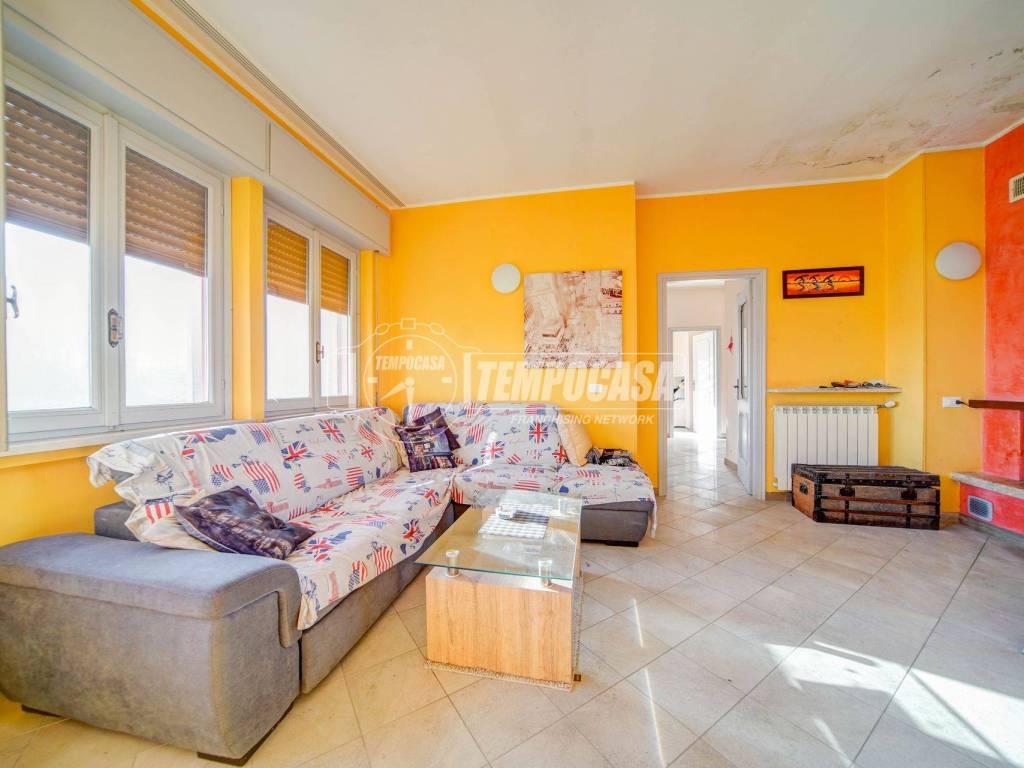 Casa indipendente a Biandronno in Via Don Lorenzo Milani 12 - Foto 3