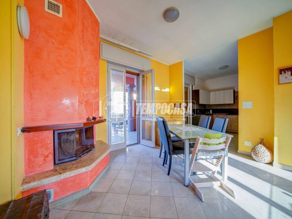 Casa indipendente a Biandronno in Via Don Lorenzo Milani 12 - Foto 4