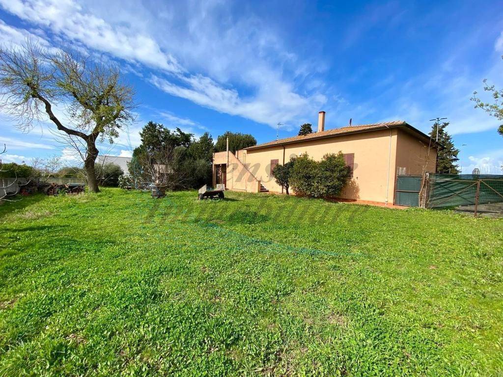 Villa a Cecina in Via Monte Marmolada - Foto 2