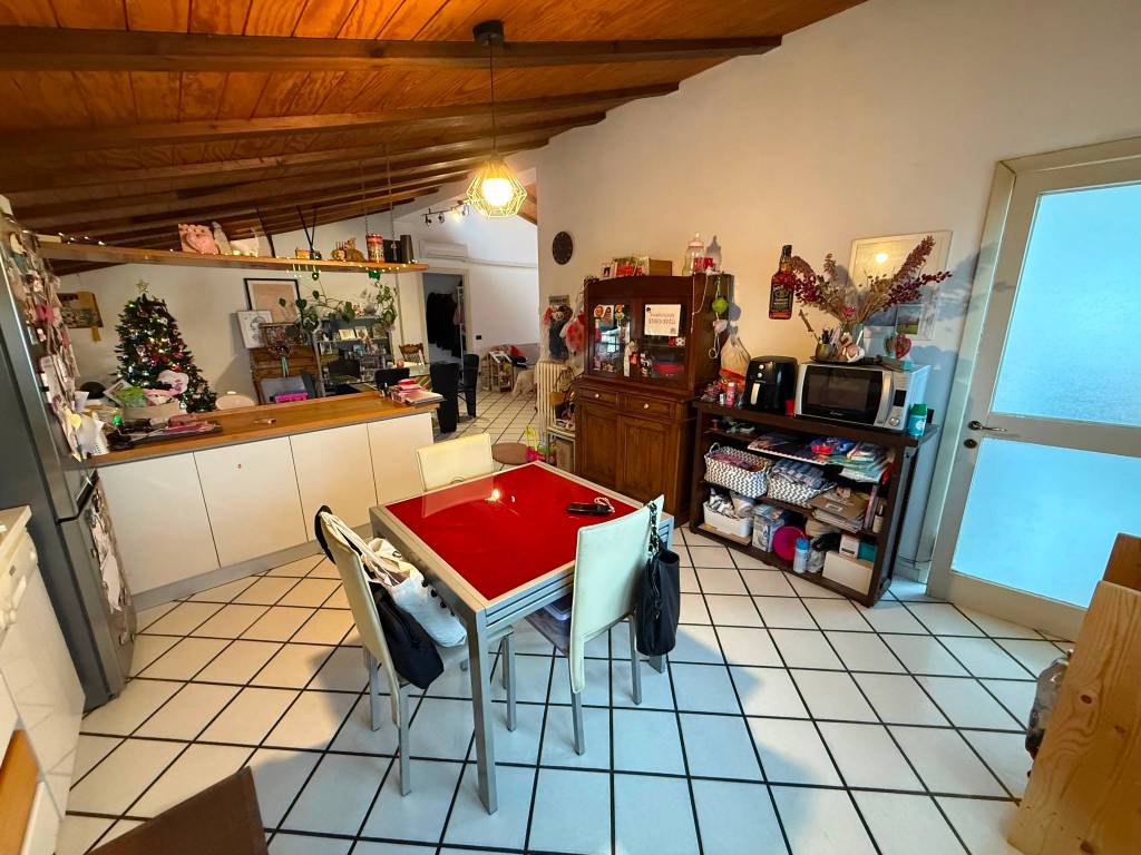 Appartamento a Cantù in Via Papa Giovanni Paolo - Foto 2