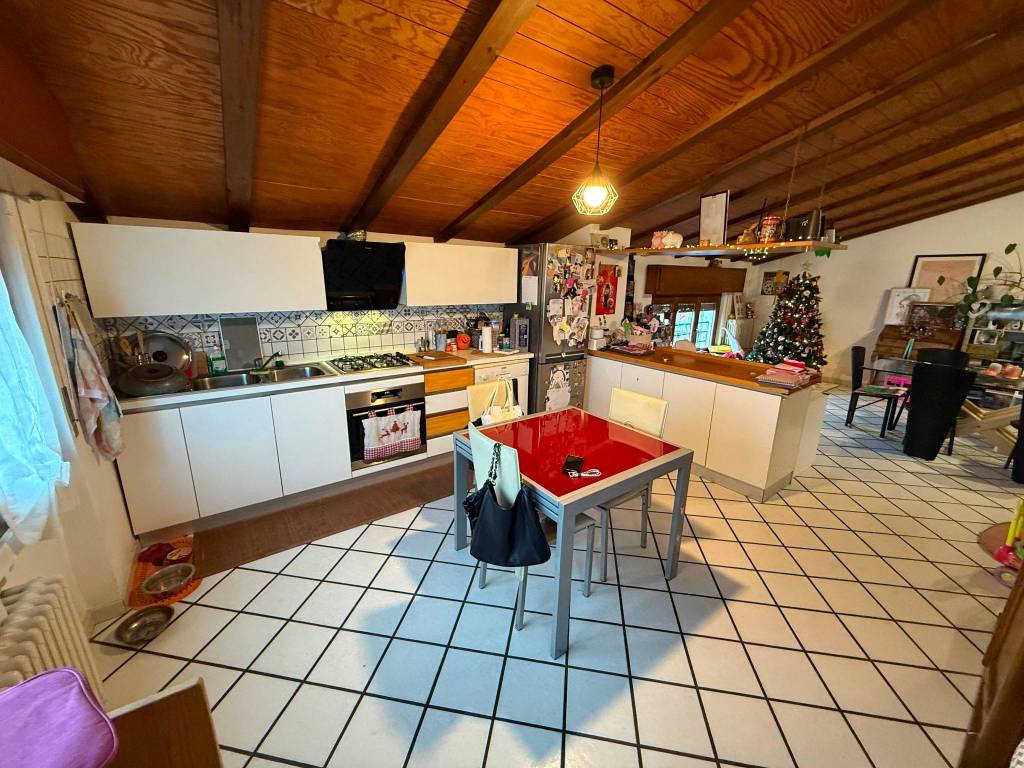Appartamento a Cantù in Via Papa Giovanni Paolo - Foto 3