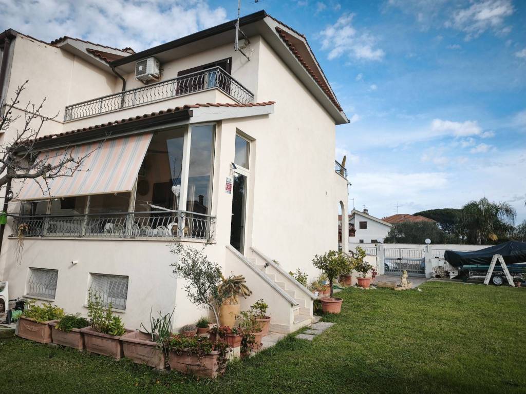 Villa a Ardea in Viale Corona Boreale - Foto 2