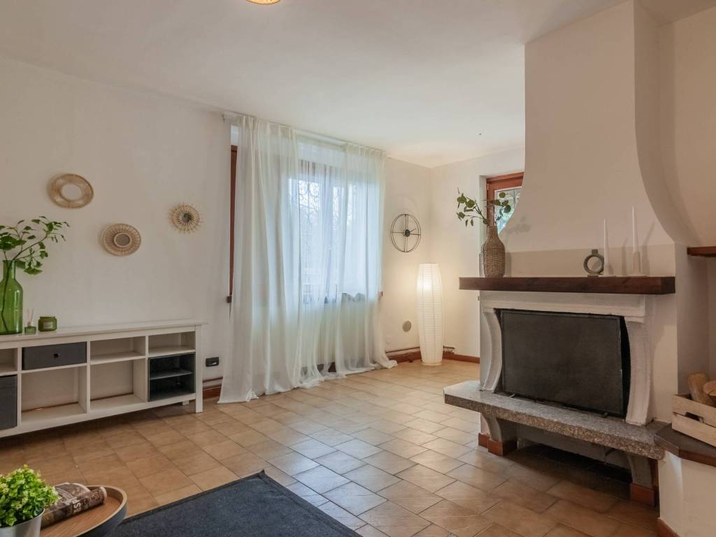 Villa a Oggiono in Via per Galbiate, 33 - Foto 3