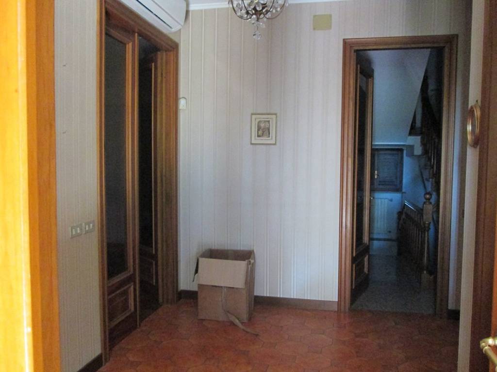 Villa a Isola dovarese in Via Beatrice Nicolini, 13 - Foto 3