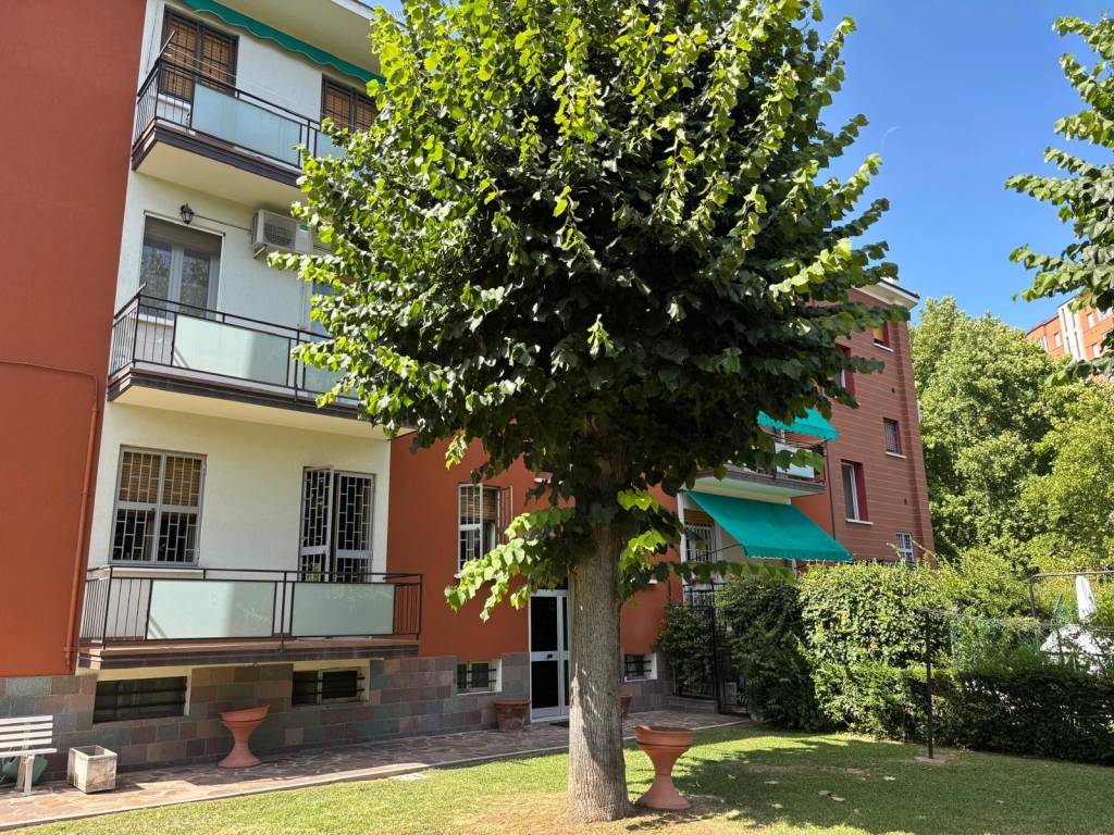 Appartamento a Bologna in Via Lajos Tuköry - Foto 5