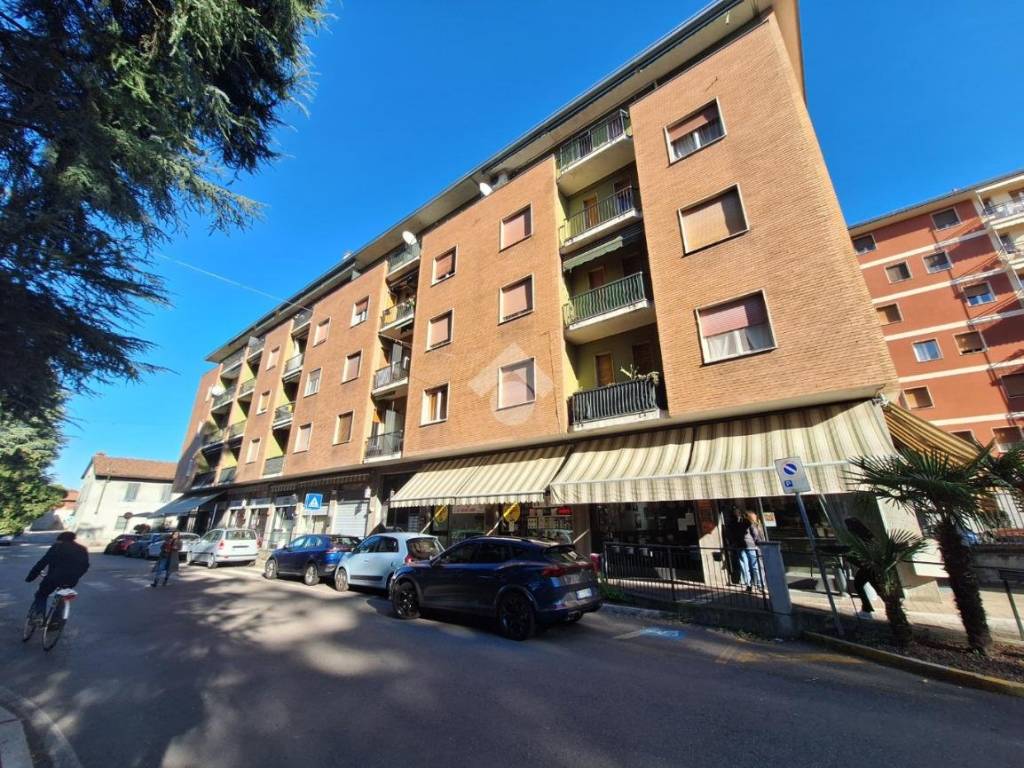 Appartamento a Magenta in Via S. Caterina da Siena, 13 - Foto 2