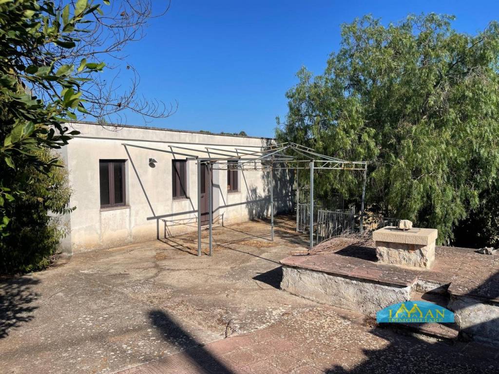 Rustico / casale a Ceglie messapica in Contrada Montevecchio - Foto 4
