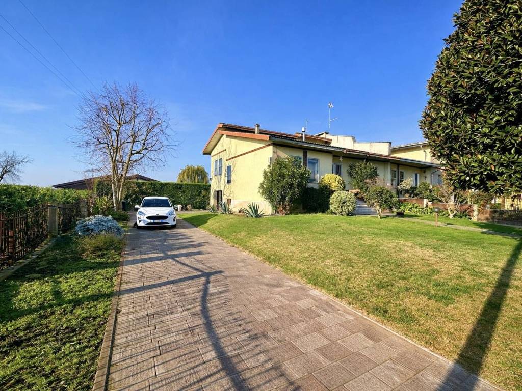 Villa a Noventa vicentina in Via Capovilla, 42 - Foto 2