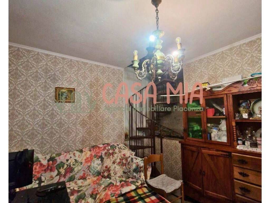 Casa indipendente a Ziano piacentino in VIA ROMA - Foto 5