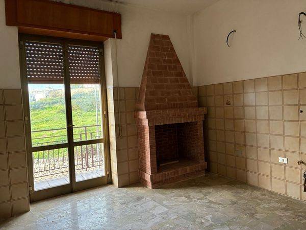 Appartamento a Ceglie messapica in Via San Paolo della Croce - Foto 3