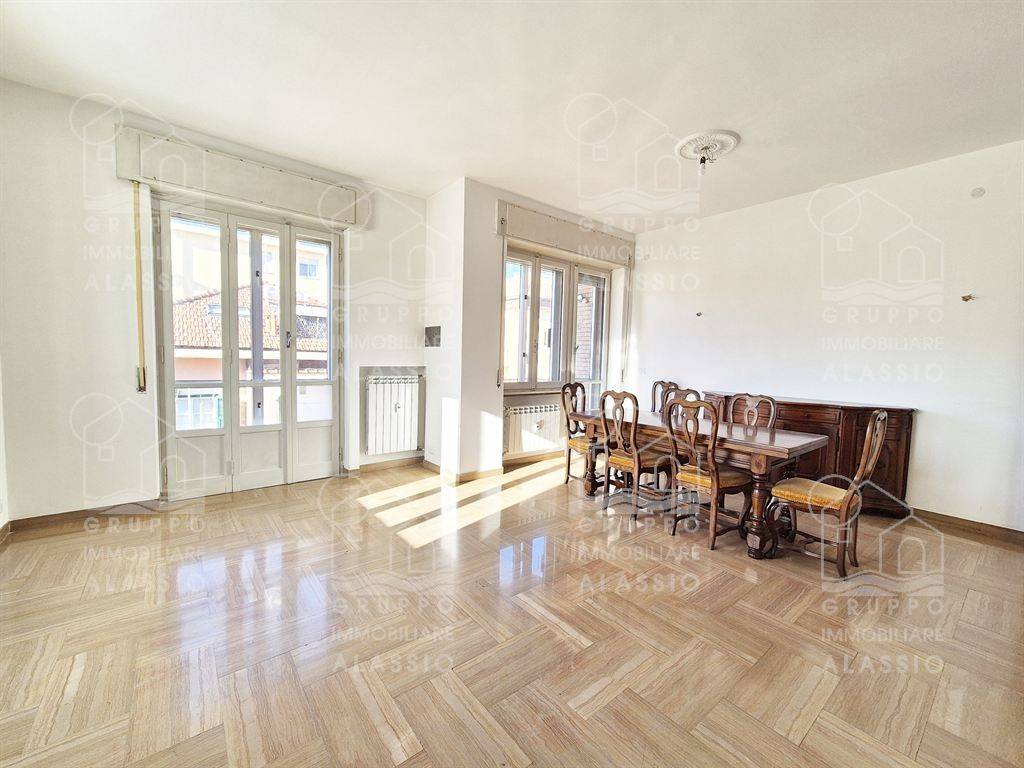 Appartamento a Albenga in Via Vittorio Veneto - Foto 3