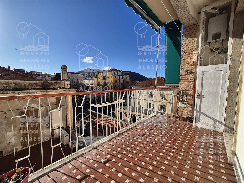 Appartamento a Albenga in Via Vittorio Veneto - Foto 4