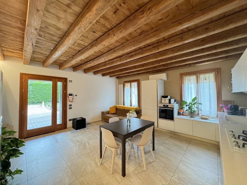 Villa a Montecchio maggiore in VIA TECCHIO, 70 - Foto 5