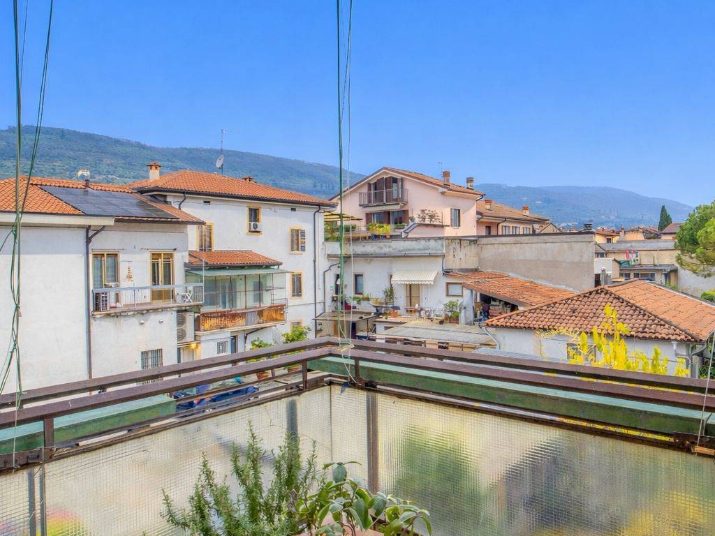 Appartamento a Verona in Via Valpantena, 40 - Foto 3