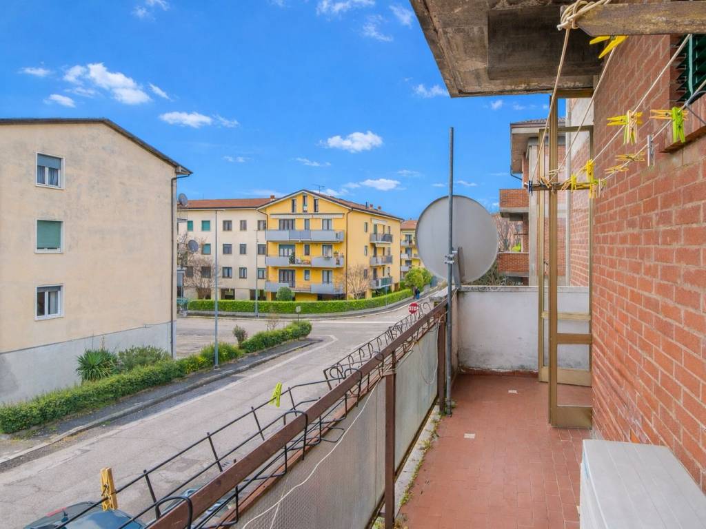 Appartamento a Verona in Via Valpantena, 40 - Foto 4