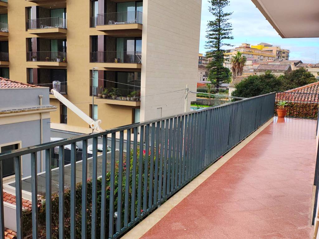 Appartamento a Catania in Viale Alcide De Gasperi - Foto 2