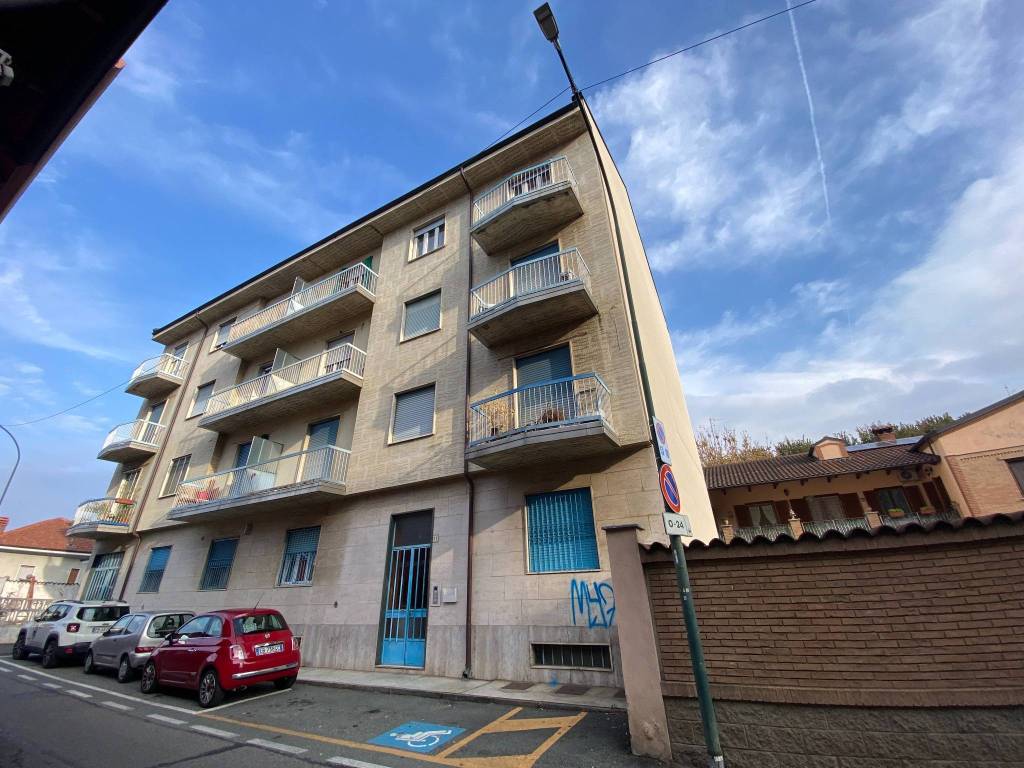 Appartamento a Orbassano in Via Nino Bixio, 11 - Foto 2