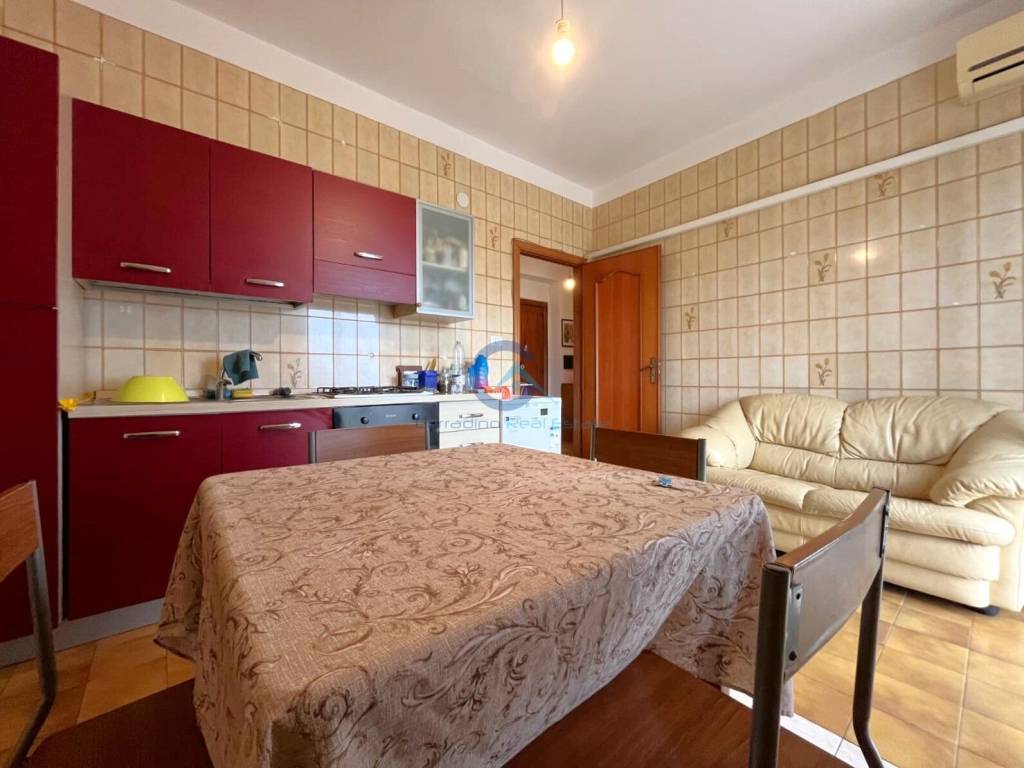 Appartamento a Catanzaro in Via Colombo Cristoforo, 20 - Foto 4