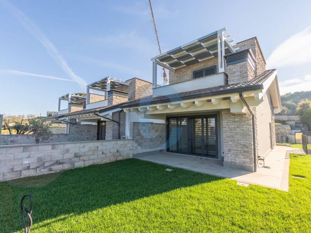 Villa a Monte porzio catone in Via Frascati Colonna, 32 - Foto 4
