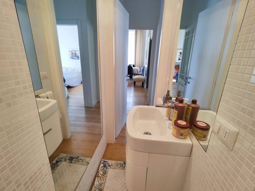 Appartamento a Albenga in Viale Martiri della Libertà - Foto 3