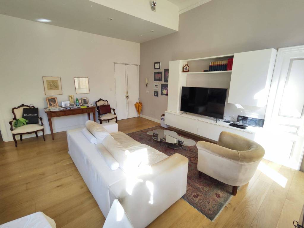 Appartamento a Albenga in Viale Martiri della Libertà - Foto 4