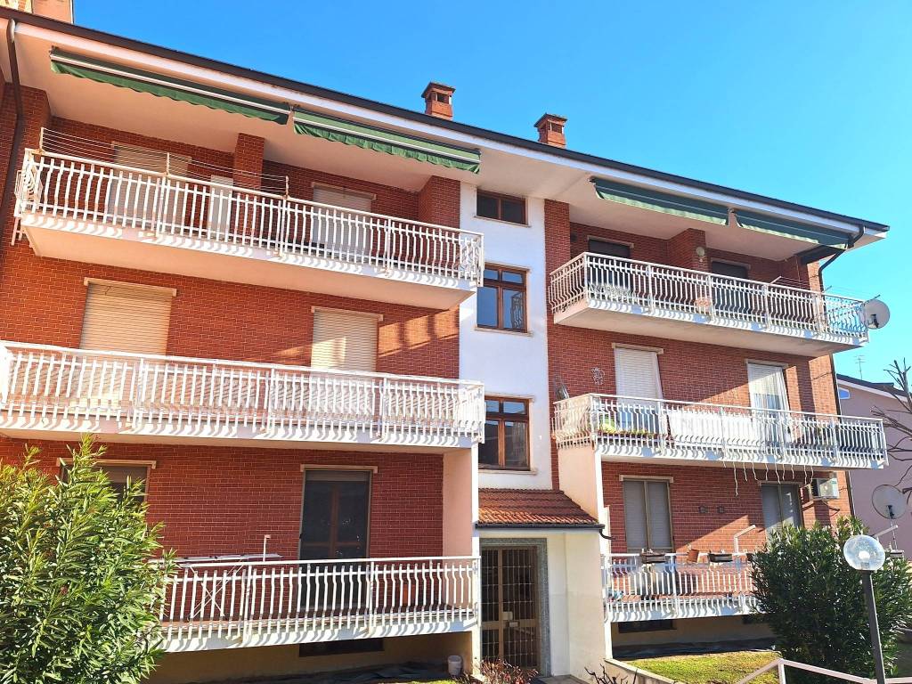Appartamento a Santa vittoria d'alba in Via Statale, 10 - Foto 2