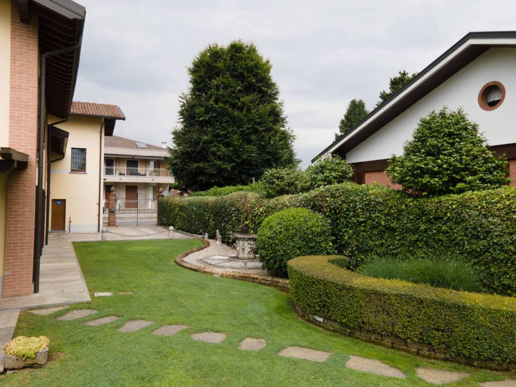 Villa a Robecchetto con induno in Via Umberto Primo, 122 - Foto 3