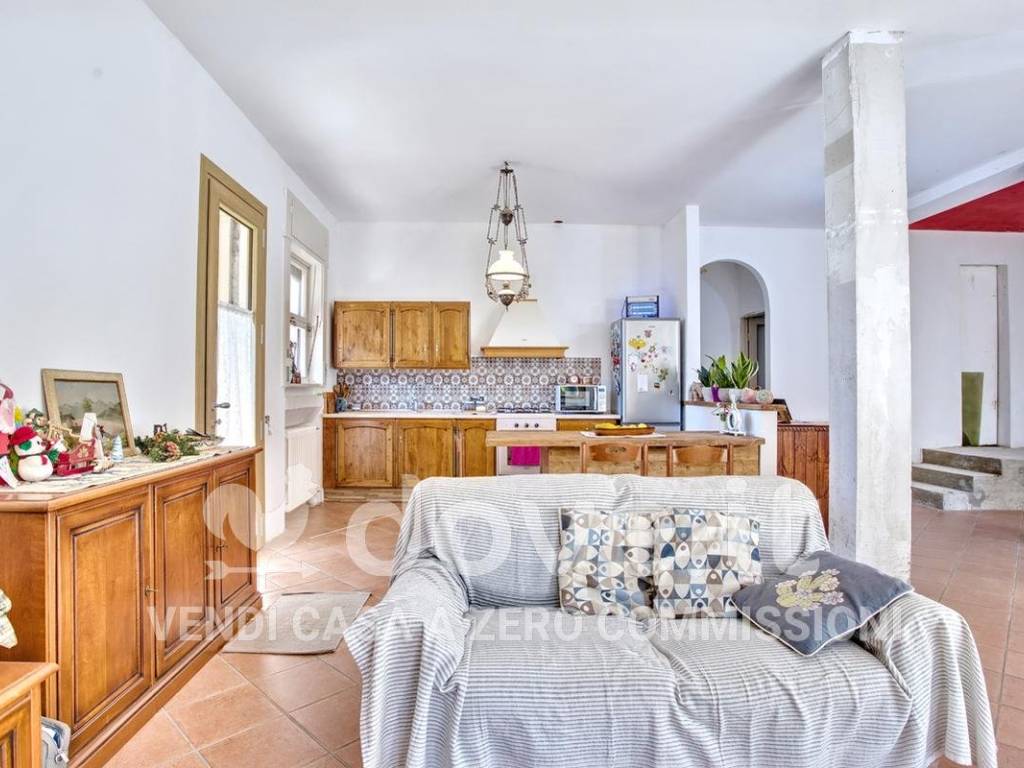 Villa a Carnago in Via XXV Aprile, 11 - Foto 3