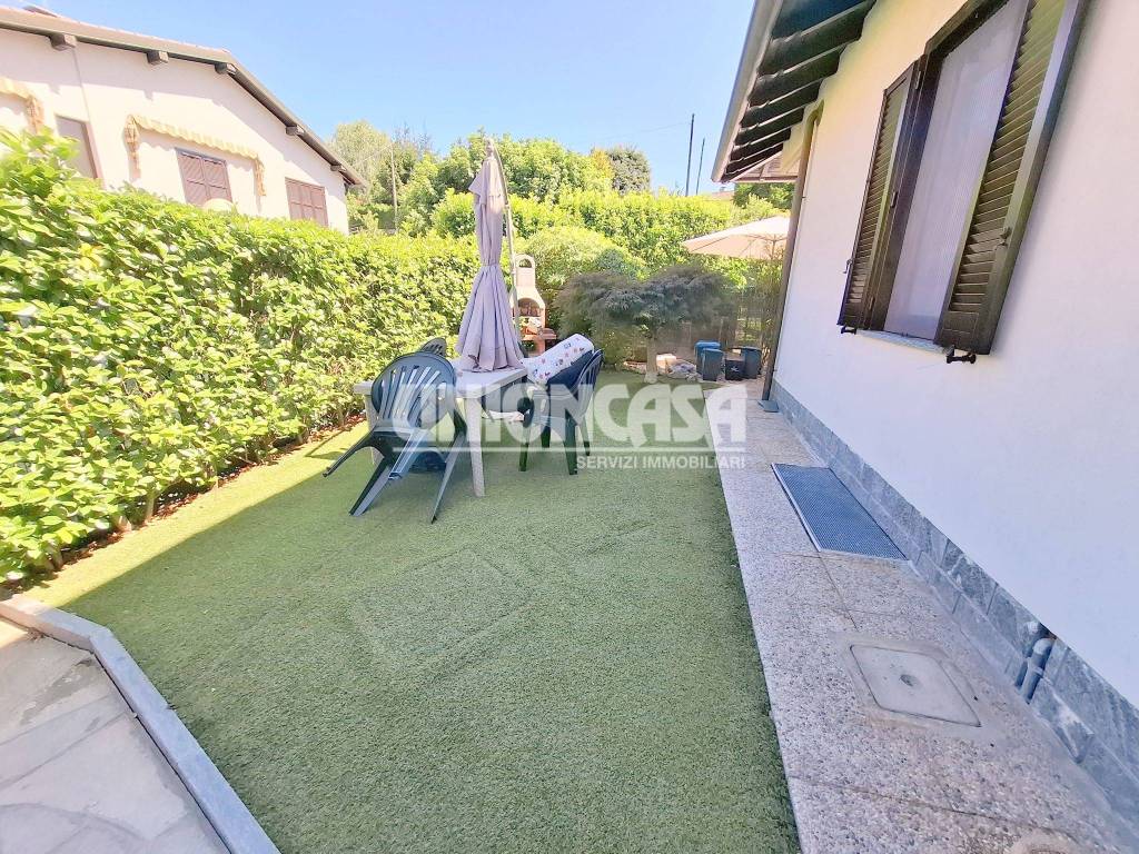 Appartamento a Bizzarone in Via Roma - Foto 2