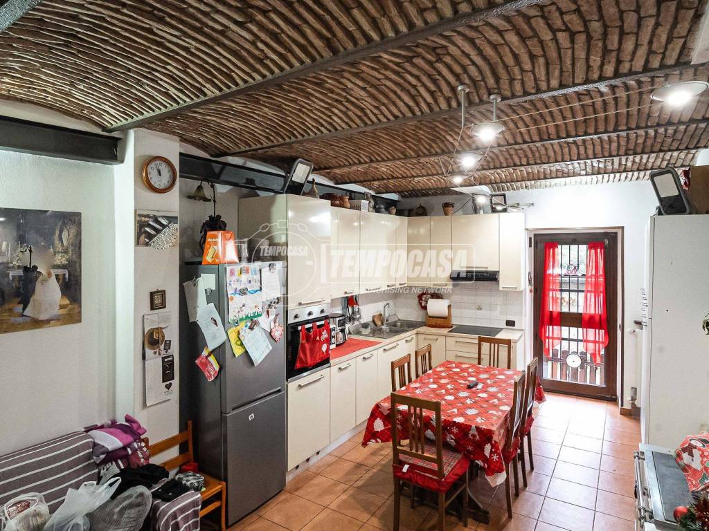Appartamento a Monguzzo in Via Piazzale Corte 24 - Foto 5