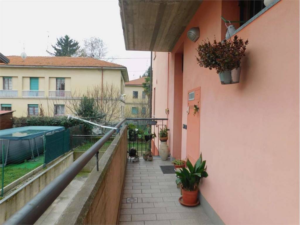 Appartamento a Somma lombardo in via primo maggio, 7 - Foto 2