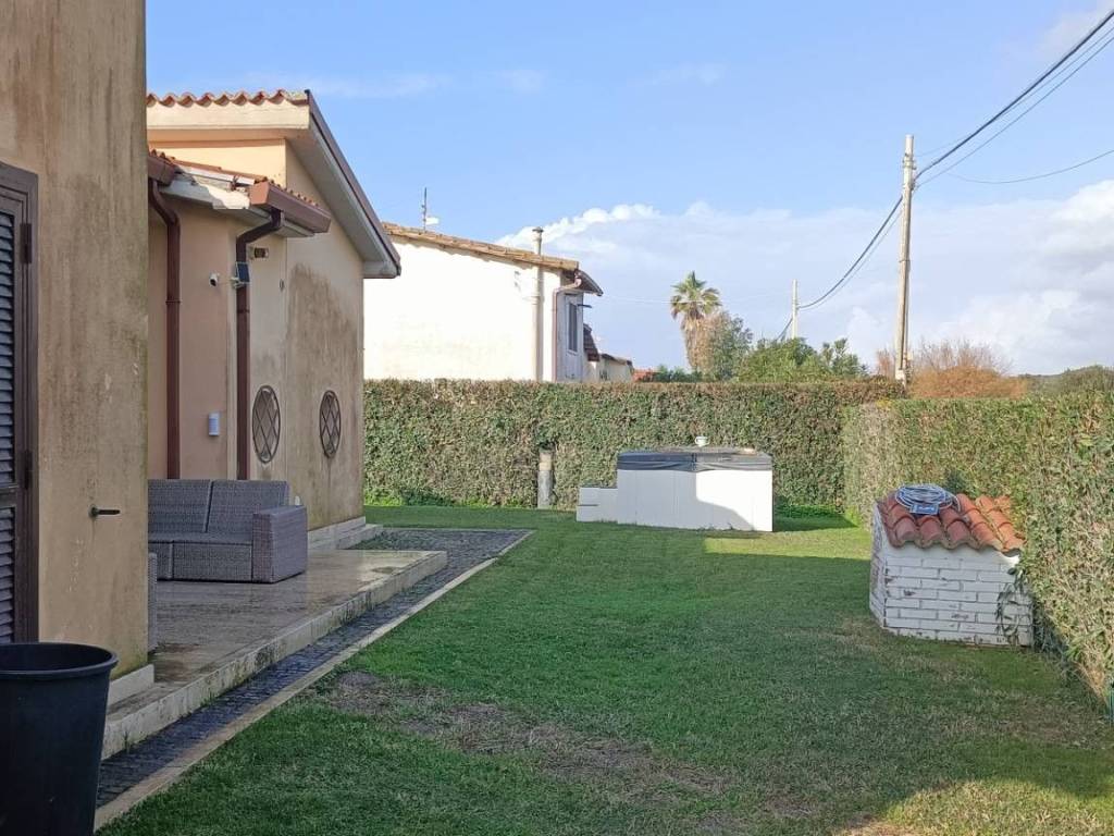 Villa a Ardea in Via delle Mammole - Foto 2