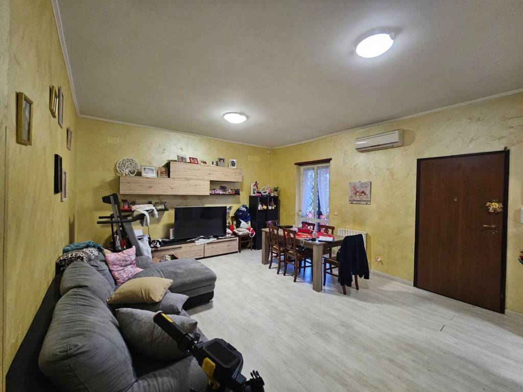 Villa a Aprilia in Via del Commercio - Foto 4