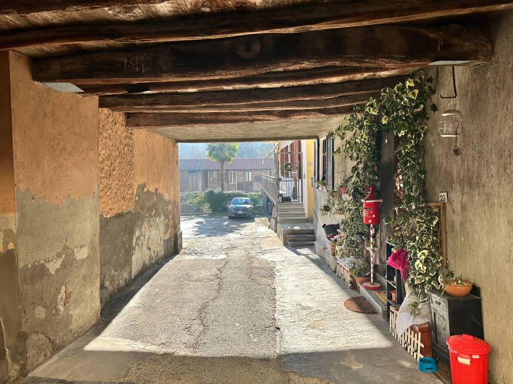 Casa indipendente a Bodio lomnago in Via Carlo Bossi - Foto 2