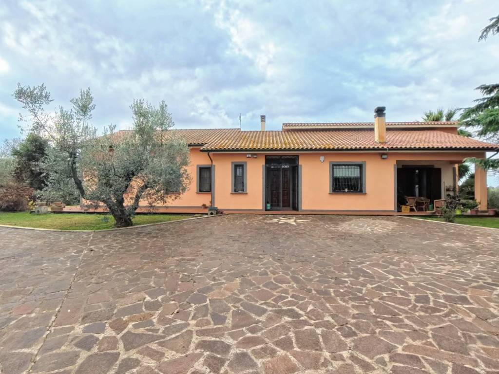Villa a Viterbo in Strada Castellaccio - Foto 2
