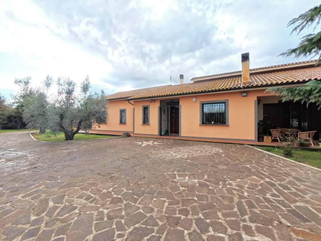 Villa a Viterbo in Strada Castellaccio - Foto 3