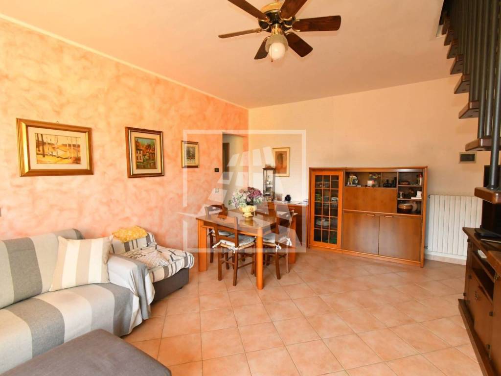 Appartamento a Reggio emilia in Via Roberto Ardigo' - Foto 2