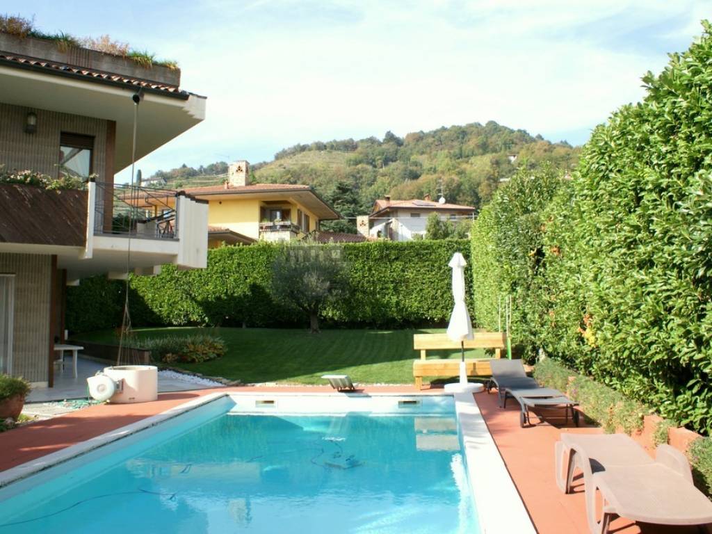 Villa a Scanzorosciate in Via Montecchio - Foto 2