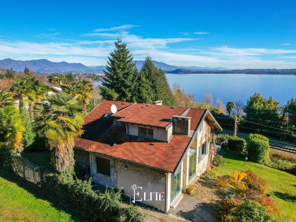 Villa a Lesa in Via Sant'Antonio - Foto 2