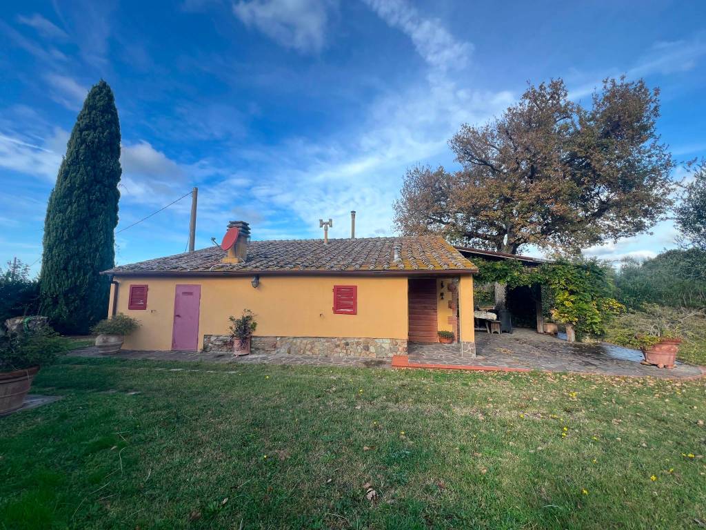 Villa a Castagneto carducci in Strada Provinciale Accattapane - Foto 2